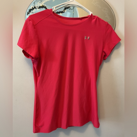 Under Armour Women's Vibrant pink Short Sleeve Tee - Picture 1 of 4
